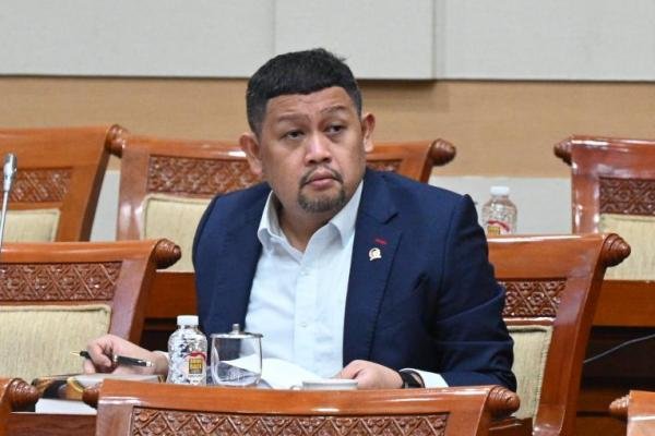 Komisi III Pertanyakan Selisih Kerugian Negara di Kasus Tata Kelola Minyak