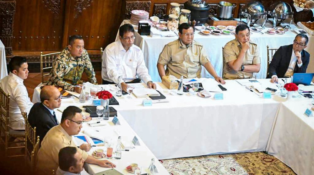Pimpin Rapat Terbatas, Presiden Prabowo Bahas Pertanian, Ekonomi, dan Pendidikan