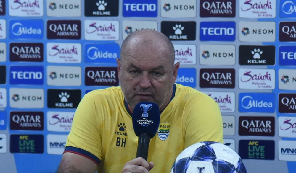 Hadapi Persis Solo, Bojan Hodak Minta Persib Tak Lengah