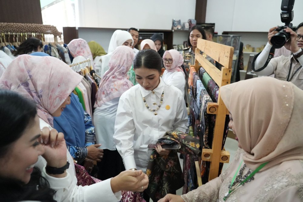 Selvi Gibran Dorong UMKM Batik Kabupaten Bandung Lestarikan Motif Kina sebagai Identitas Lokal