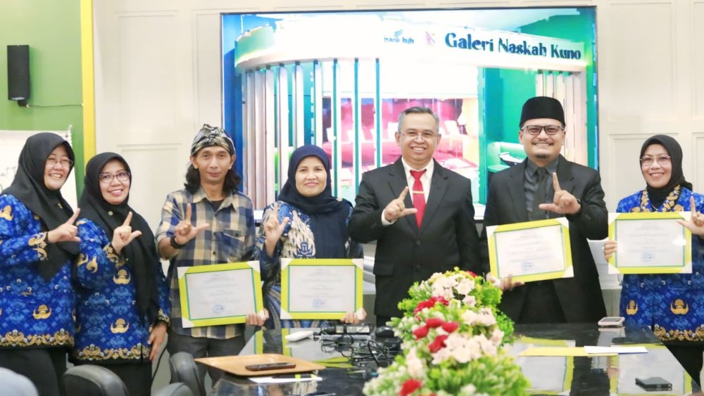 Dispusip Gelar Workshop Pembuatan Kertas Daluang: Pelestarian Naskah Kuno