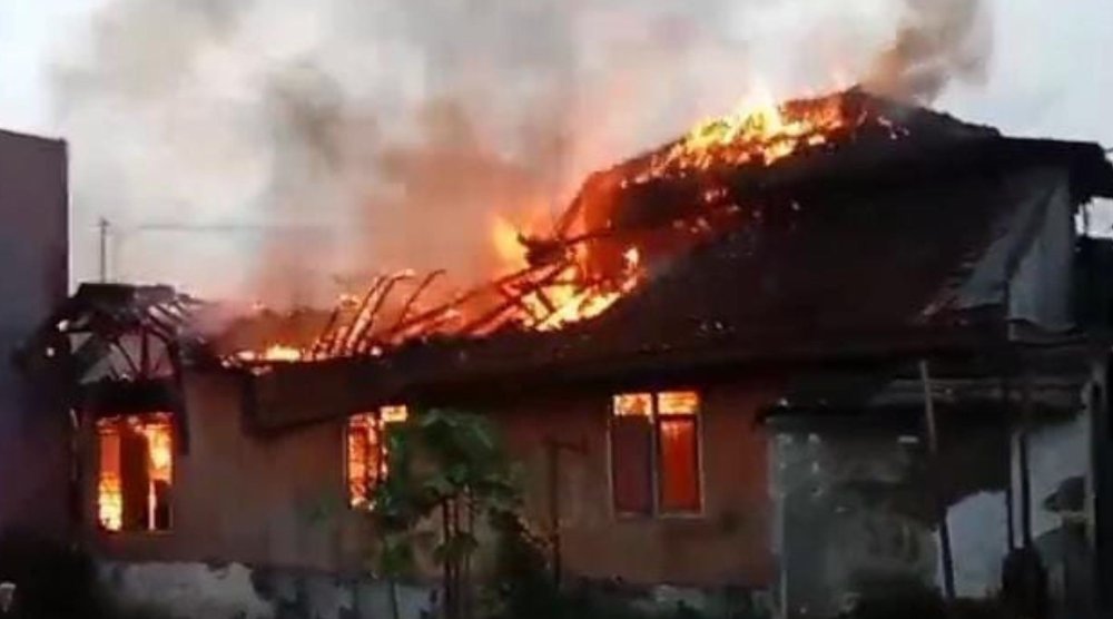 Rumah Makan Padang di Sukabumi Diamuk Si Jago Merah