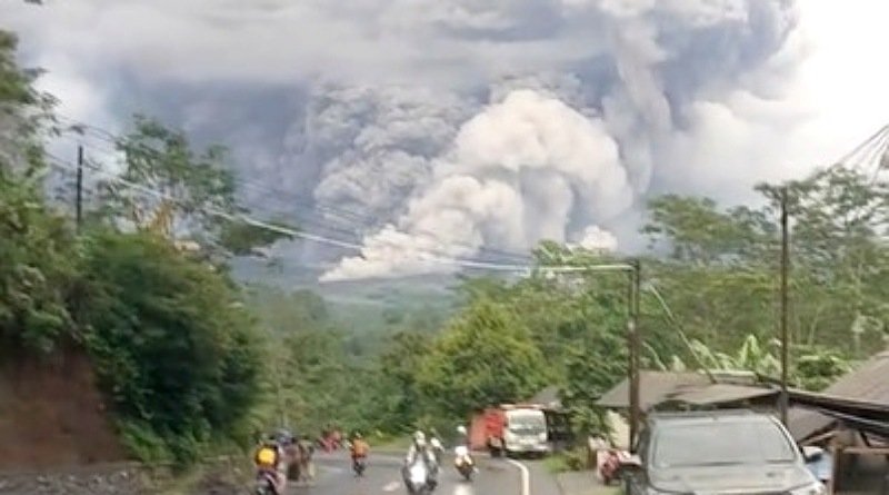 Dalam Enam Jam, Gunung Semeru Catat 32 Kali Gempa Guguran 