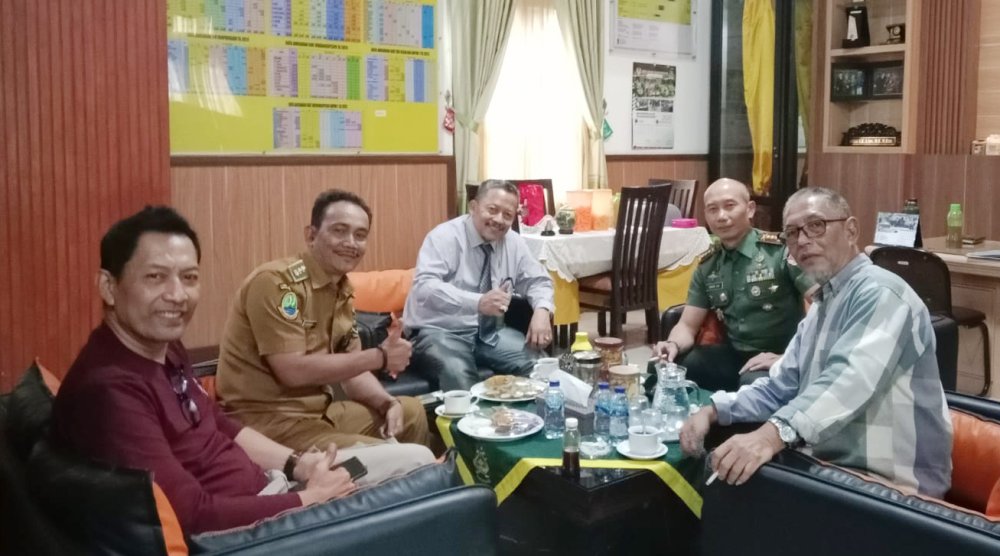 Reuni Akbar SMAN Cimindi-13, Beta Pratista, "Jam Delapan Semua Peserta Harus Sudah Masuk!"