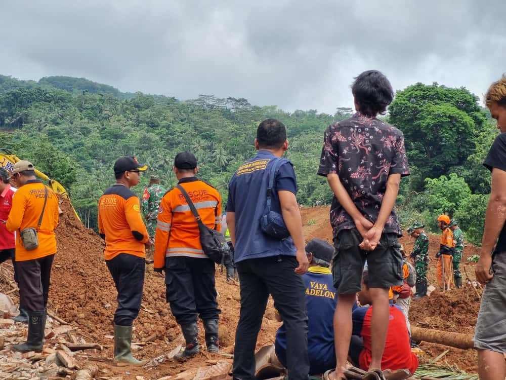 Kemensos Kirim Bantuan Korban Longsor Cilacap