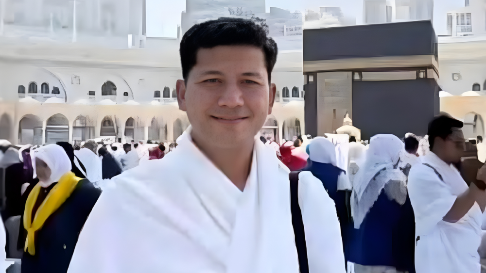 Umrah di Tengah Darurat: Kepergian Bupati Aceh Selatan Picu Ledakan Kritik Publik