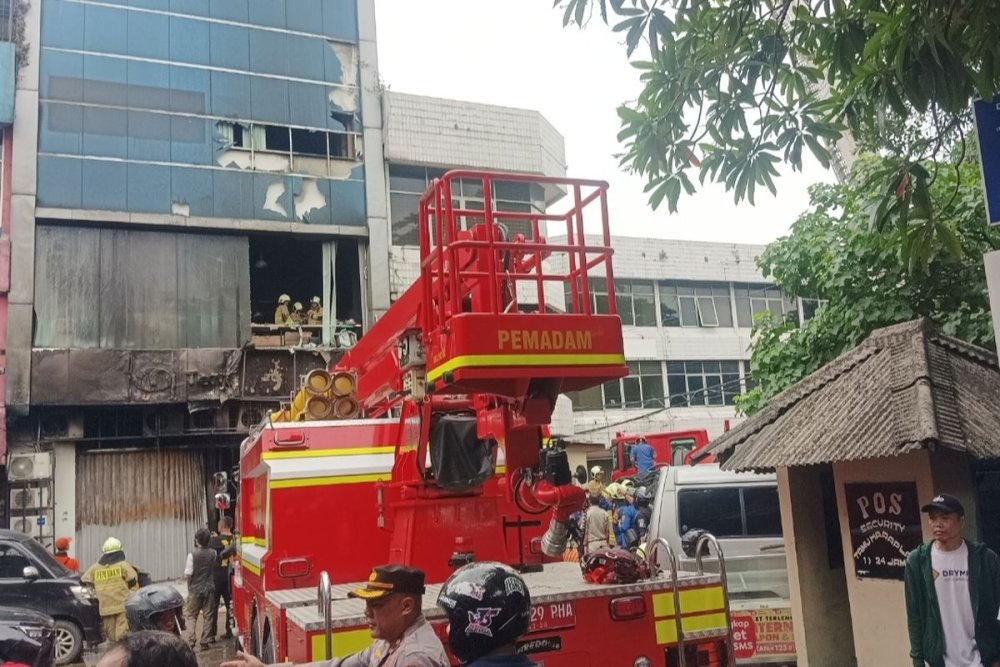 Tragedi Kebakaran Terra Drone: Ibu Hamil Menjadi Korban, Standar Keamanan Gedung Dipertanyakan