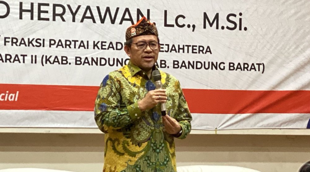 Lewat Sosialisasi Undang-Undang, Ahmad Heryawan Ajak Perkuat Pancasila dan UUD 1945