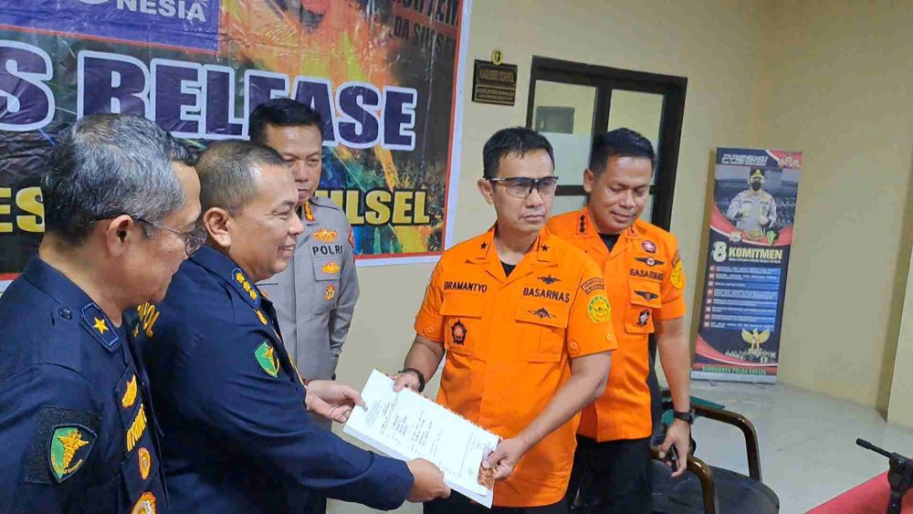Evakuasi Sulit di Medan Terjal, DVI Polda Sulsel Mulai Identifikasi Dua Korban ATR 42-500