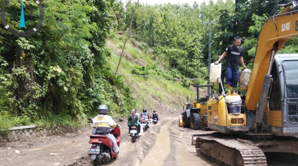 Akses Bagbagan-Kiaradua Sukabumi Kembali Dilalui Kendaraan