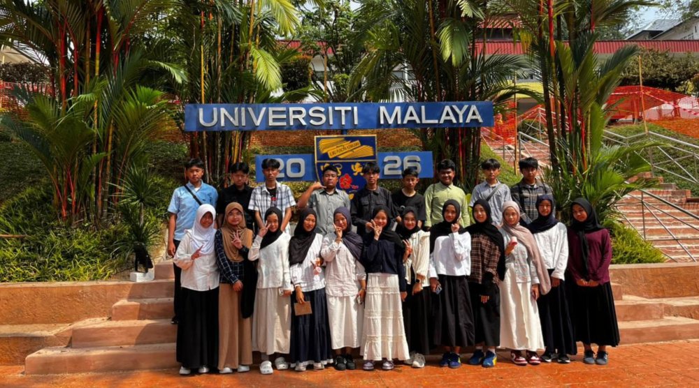 Puluhan Siswa SMP PCI Baleendah Ikuti Rihlah Ilmiah ke Singapura dan Malaysia