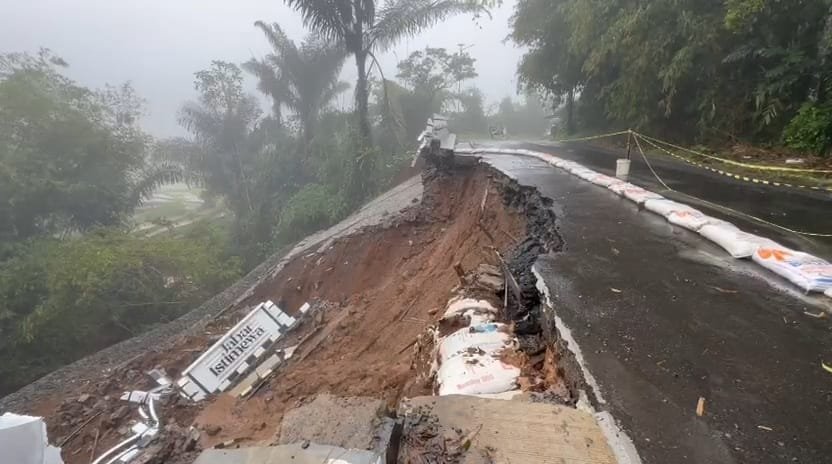 TPT Ambrol, Jalan Penghubung Kota Sukabumi-Sagaranten Terdampak