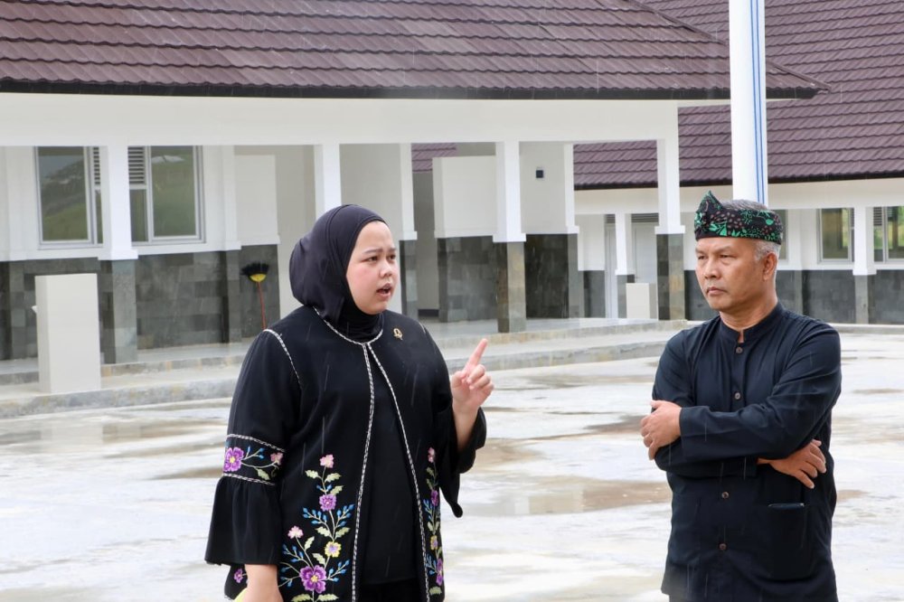 Humaira Sidak SMAN 1 Kutawaringin, Soroti Buruknya Kualitas Bangunan Sekolah