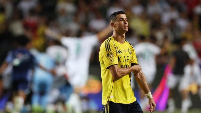 Kekalahan Beruntun Al Nassr Picu Alarm Transisi, Legenda Klub Soroti Penurunan Ronaldo