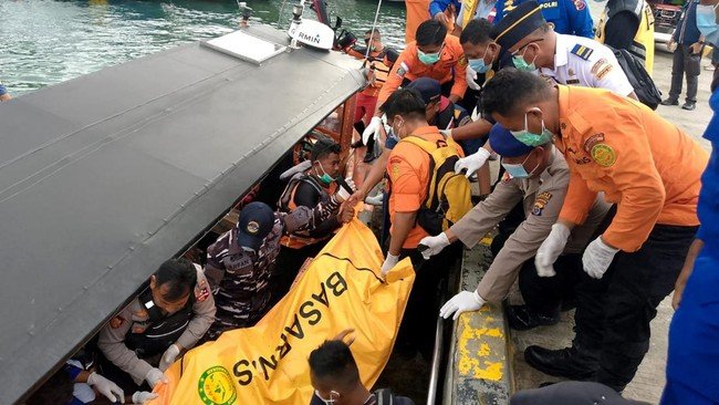 Bangkai Kapal Ditemukan, Anak Pelatih Klub Valencia Jadi Korban KM Putri Sakinah