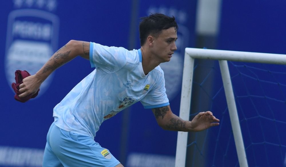 Eliano Reijnders Siap Kembali Perkuat Persib Saat Hadapi Persis Solo