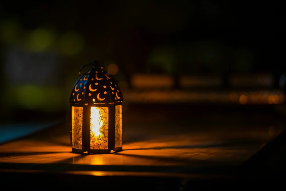 KHUTBAH JUMAT | Kalau Mudah, Kenapa Dipersulit?