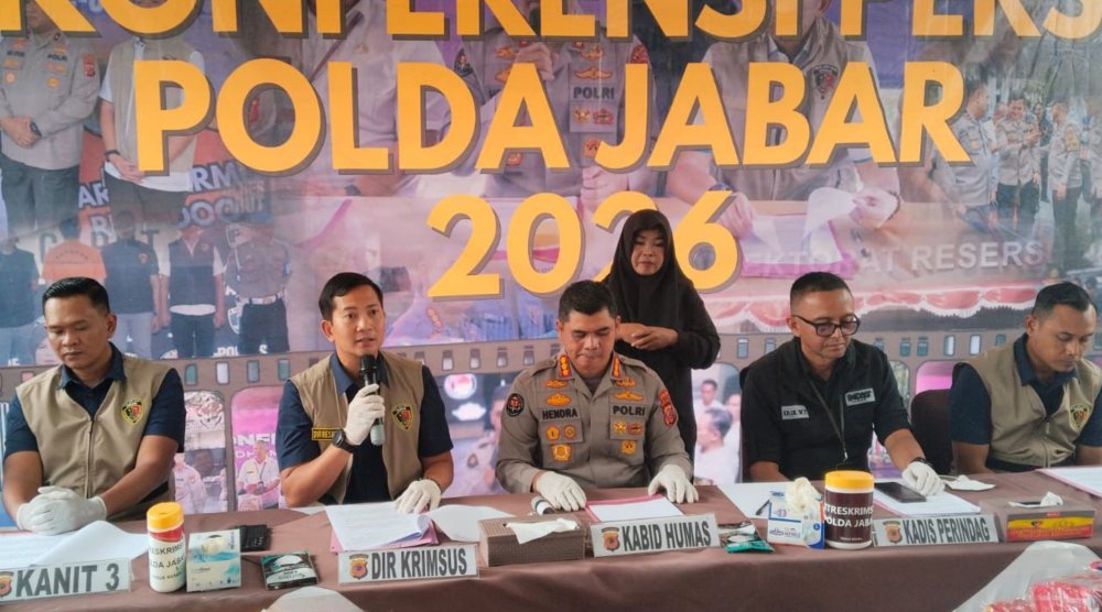 Ditreskrimsus Polda Jabar Sita 1 Ton Mie Berformalin dari Gudang Bekas Kandang Ayam