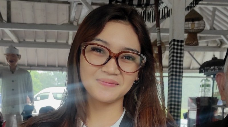 Windi Septianingrum: Di Lembur Pakuan Belajar Hidup dari Masalah Orang Lain