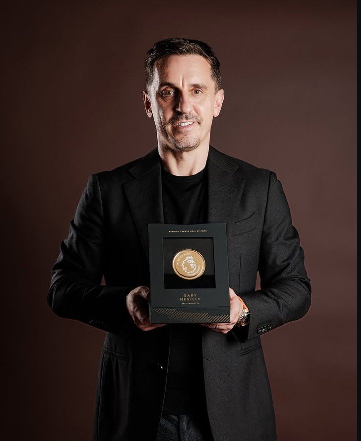 Beda Selera dengan Carragher, Gary Neville Rilis Versi Sendiri 8 Kiper Terbaik Liga Inggris