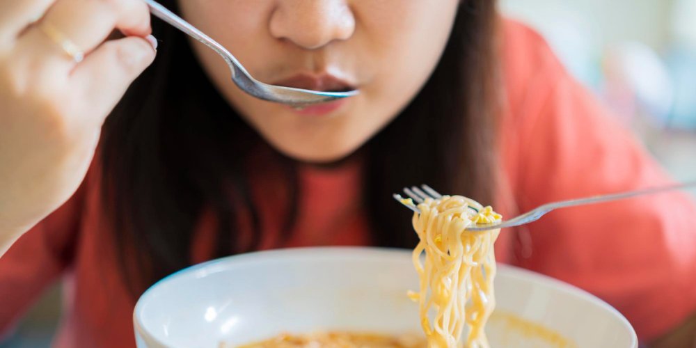 Sering Makan Mi Instan? Ini Batas Aman Konsumsinya