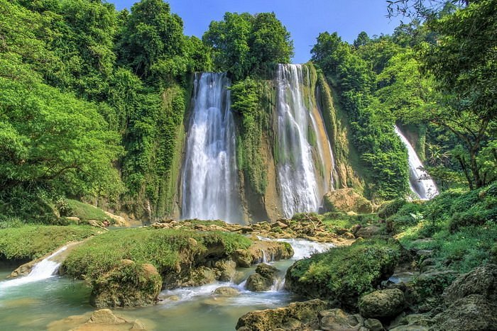 10 Air Terjun Terbaik di Jawa Barat 2026: Alamat & HTM Lengkap!