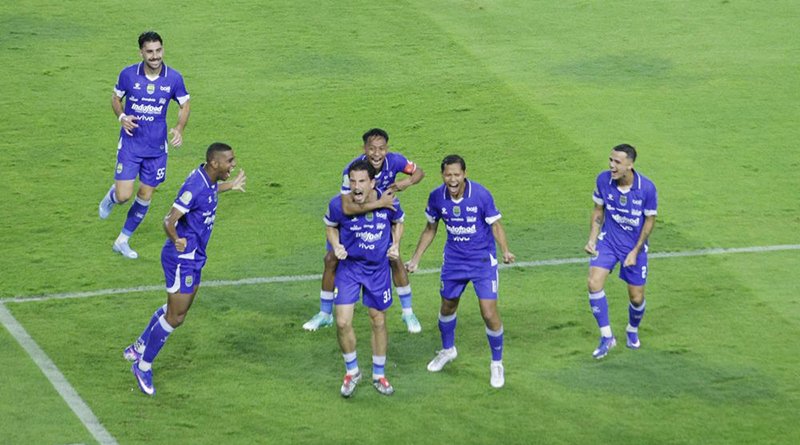 GBLA Tak Terjamah, Persib Hajar Malut 2-0