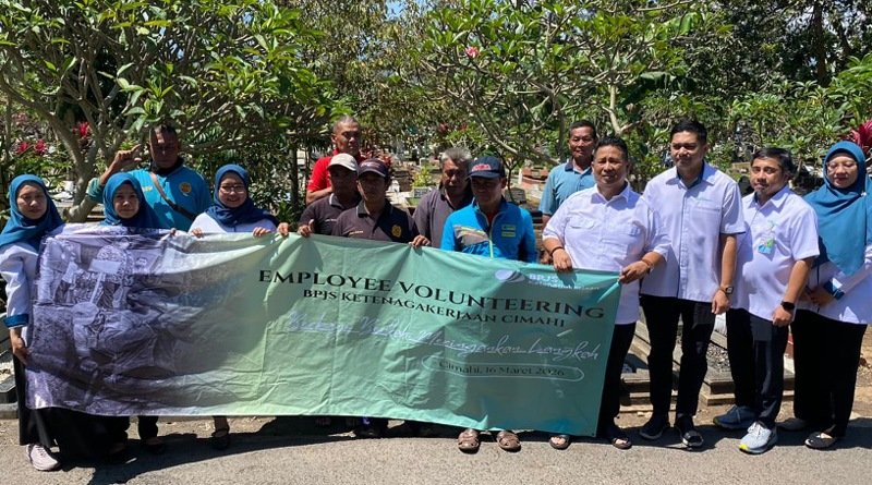 Employee Volunteering BPJS Cimahi, Penggali Kubur Terima Bantuan Sembako