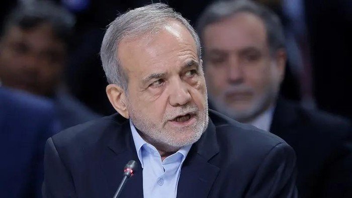 “Kami Tak Akan Menyerah!” Presiden Masoud Pezeshkian Kecam Serangan ke Sekolah dan RS di Teheran
