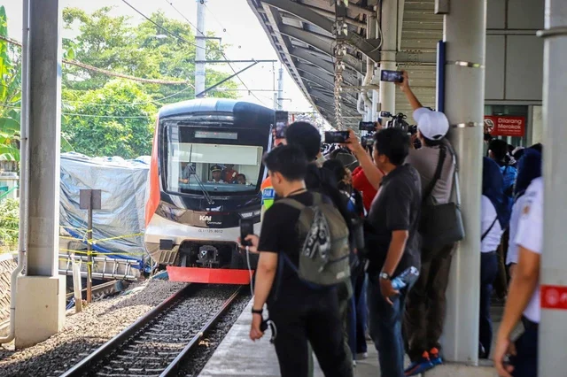 Harapan Penumpang di Balik Rencana Jalur Ganda
