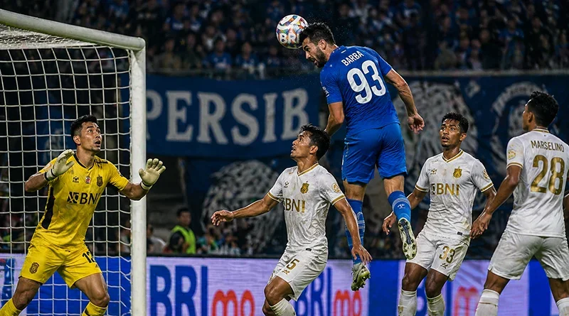 Disikat Dua Gol, Barba Bangkit! Persib Perkecil Ketertinggalan Jadi 2-1