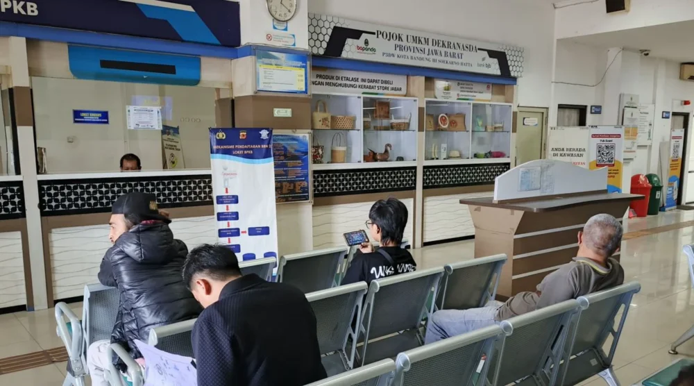 Copot Kepala Samsat! Dedi Mulyadi Murka Soal Pelayanan Pajak