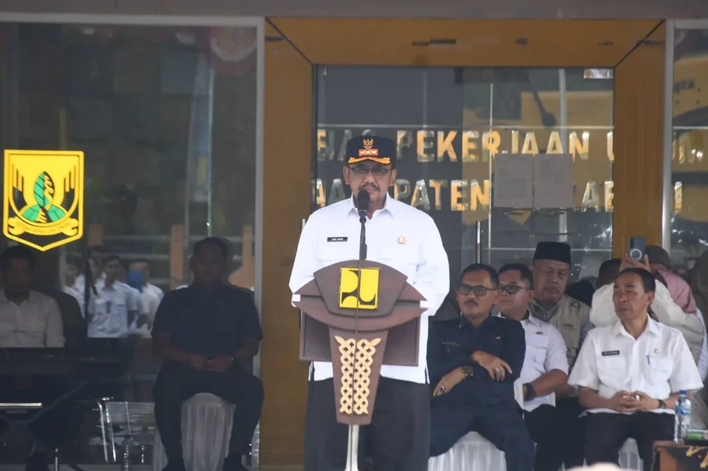 Bupati Minta Dinas PU Responsif Terhadap Kritik Kondisi Jalan Sukabumi