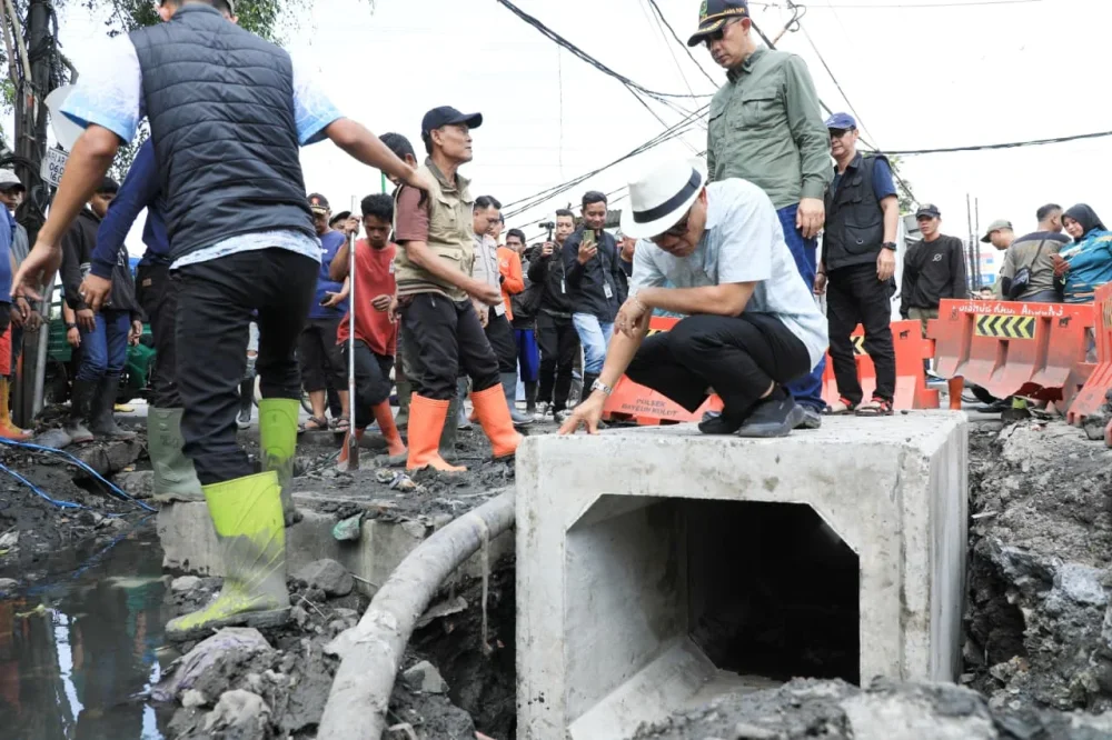 Bupati Bandung Soroti Sungai Dangkal dan Saluran Tertutup Picu Banjir
