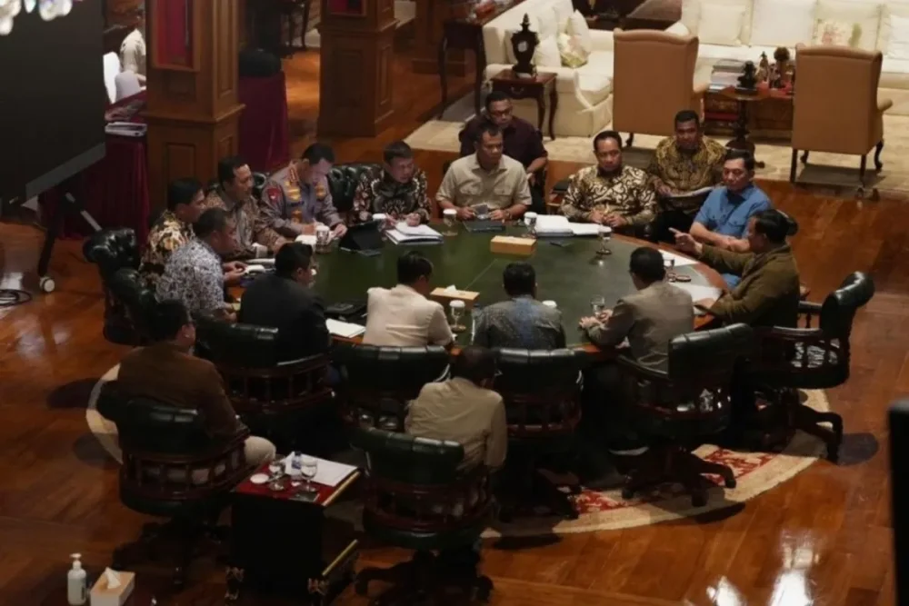 Ratas Hambalang Bahas Pendidikan hingga Pertahanan