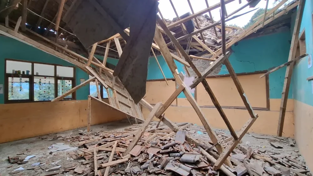 Dua Ruang Kelas Ambruk, SDN Ciganas Sukabumi Masuk Prioritas untuk Dibangun