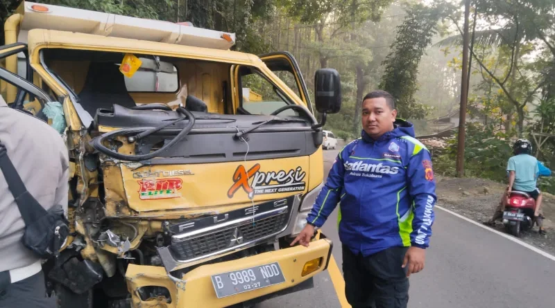 Kecelakaan di Jalur Palabuhanratu Sukabumi: Dua Truk Ringsek, Pengemudi Terluka