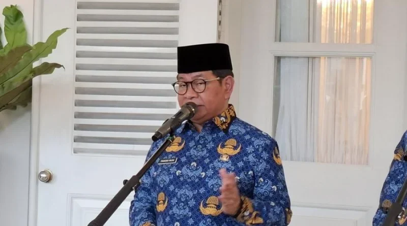 Pramono Sebut Banyak Perusahaan Abaikan Aturan, Kabel Semrawut Dirapikan Bertahap