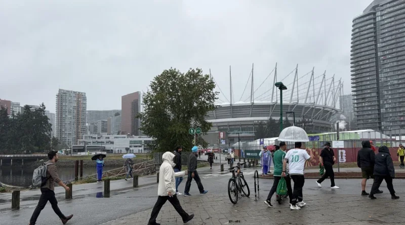 Hujan Iringi Atmosfer BC Place Jelang Laga Aljazair Kontra Swiss