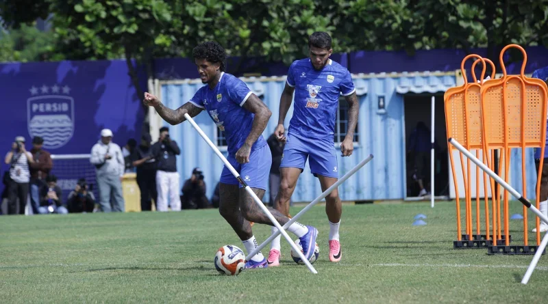 Berguinho Senang Reuni dengan Mariano Peralta di Persib