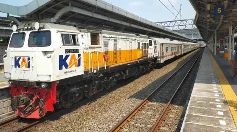 Hindari Macet Konser Monas, 13 KA Gambir Layani Naik di Jatinegara