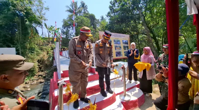 Jembatan Presisi Kamandoran di Karangtengah Sukabumi Diresmikan