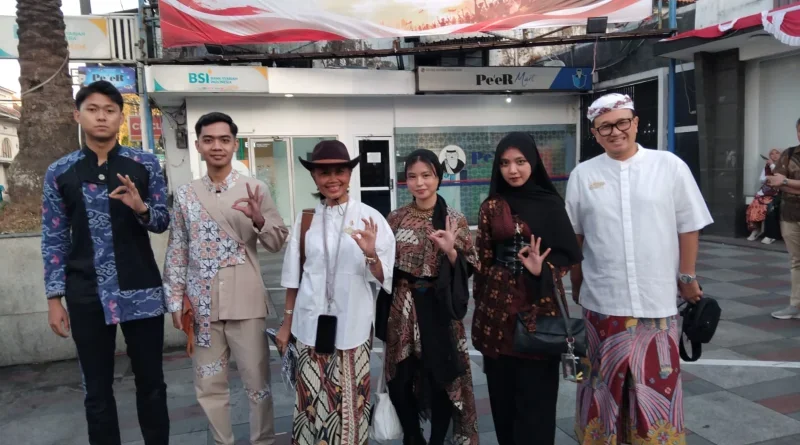 Batik Walk Semarakkan Bandung, Ratusan Warga Rayakan Warisan Budaya