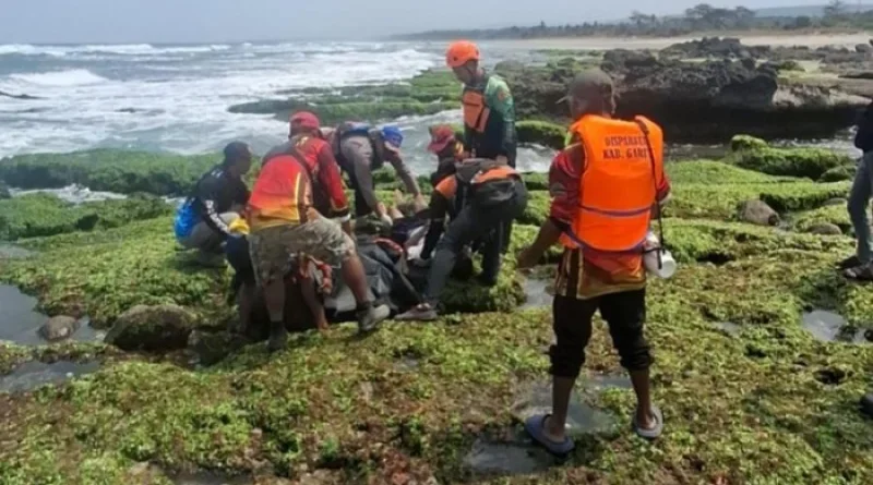 Satu dari Tiga Korban Pantai Karangpapak Ditemukan Meninggal