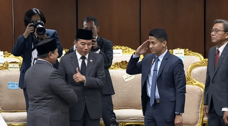 Jokowi Beri Acungan Jempol Usai Pidato Kenegaraan Prabowo