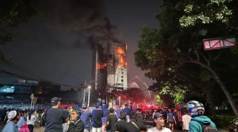 Gedung Bapenda Jakarta Terbakar, Jalan Abdul Muis Masih Ditutup