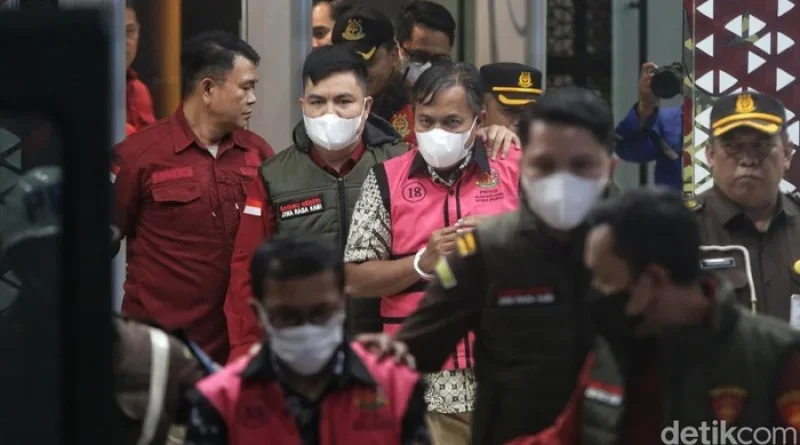 Kejagung Tahan Dua Pegawai Pajak Tersangka Manipulasi Ekspor Pulp PT TPL