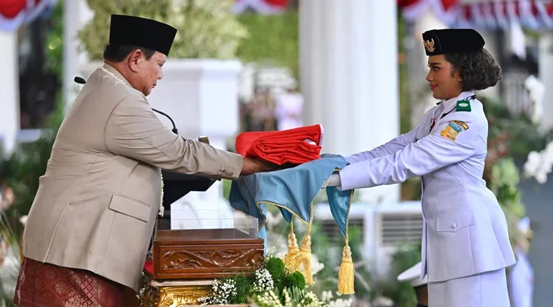 Prabowo Pimpin Penurunan Bendera di Istana Merdeka