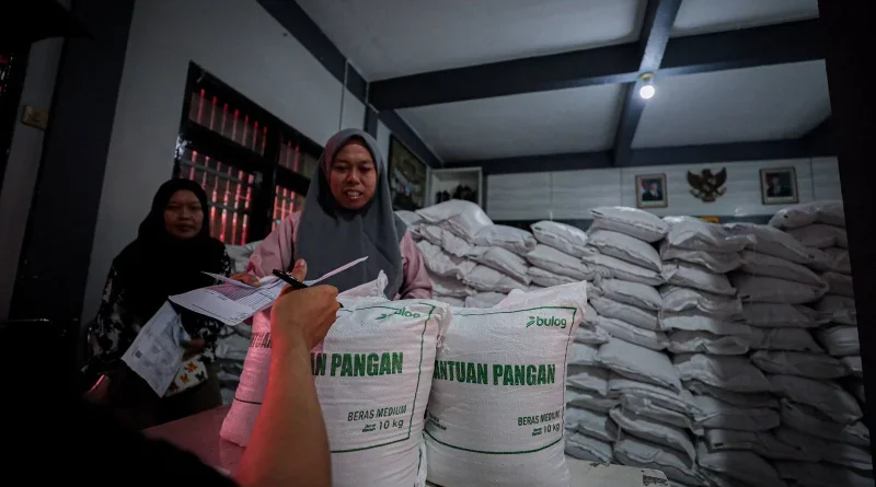 143 Ribu Keluarga Bandung Dapat Bantuan 4.290 Ton Beras