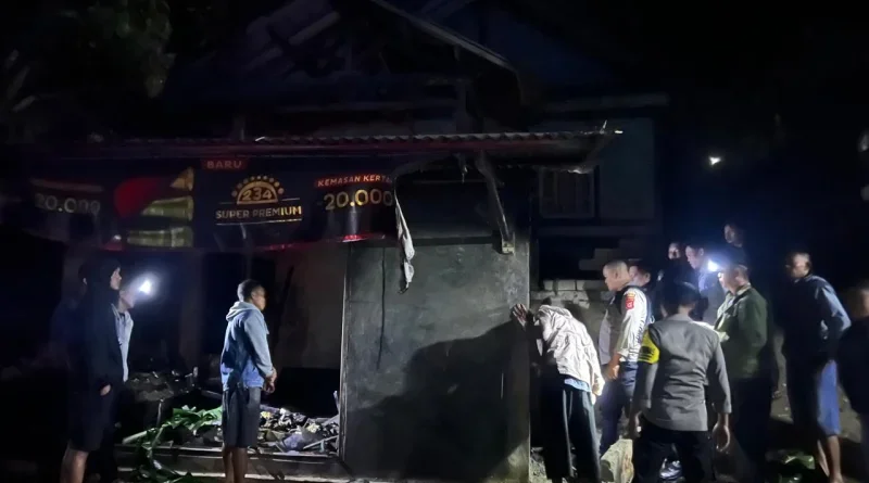 Kebakaran Warung Sembako di Sukabumi Tewaskan Seorang Pria
